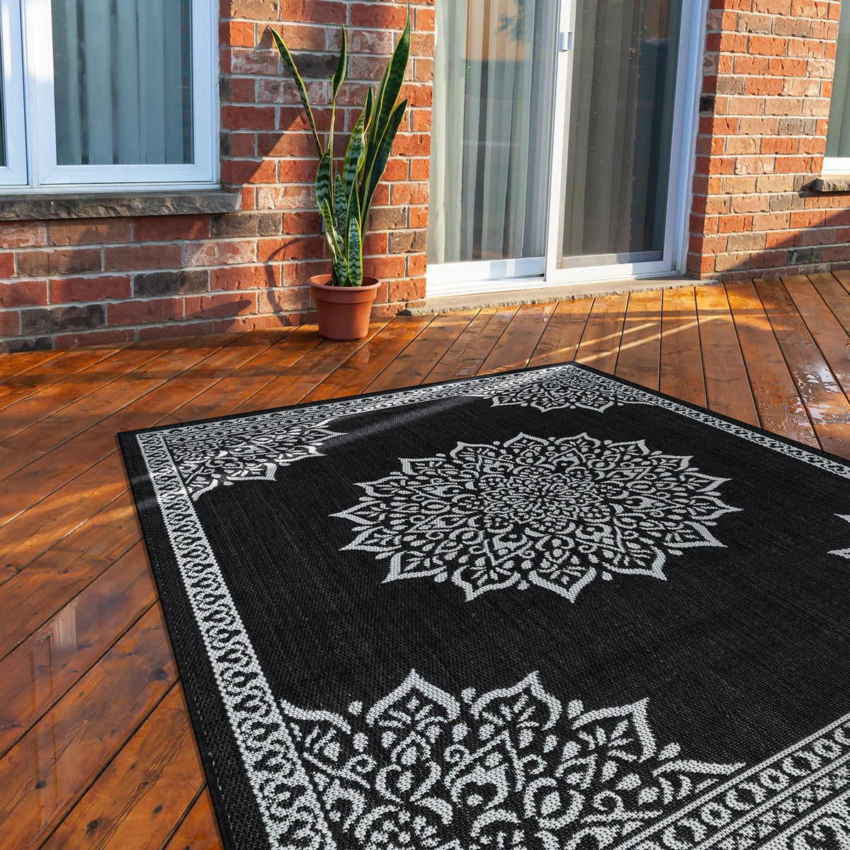 CAMILSON Outdoor Rug 6x9 Medallion Black front view