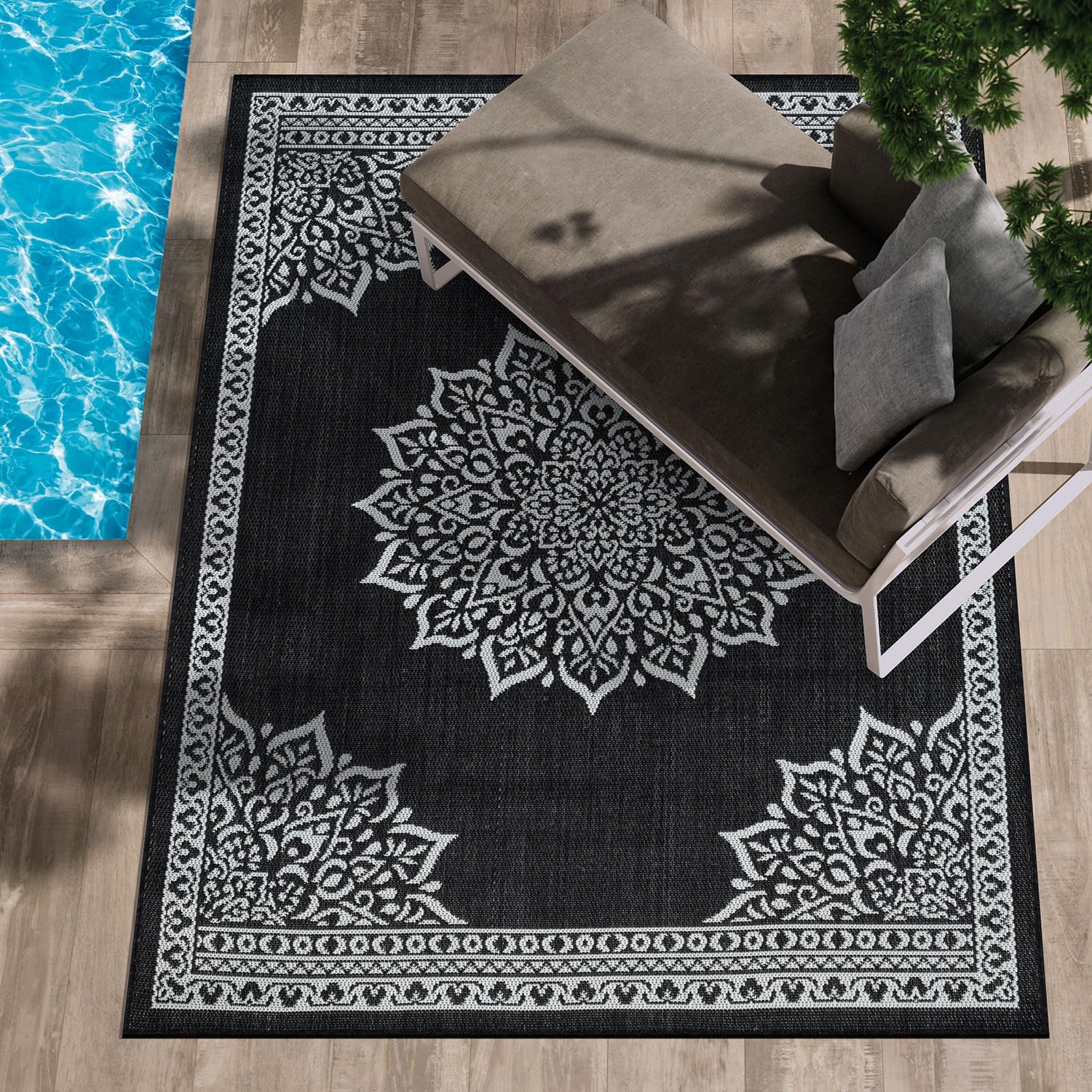 CAMILSON Outdoor Rug 6x9 Medallion Black with garden furniture