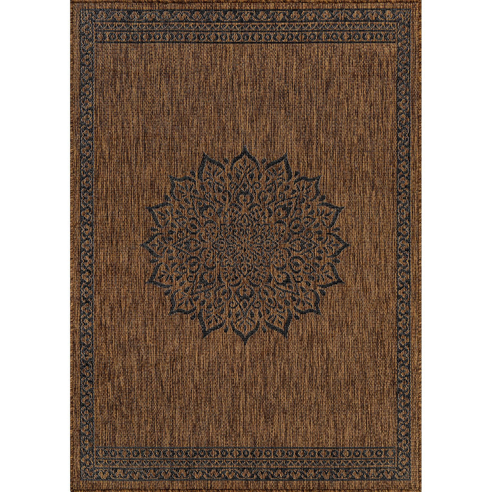CAMILSON Outdoor Rug 6x9 Medallion Gold close-up texture