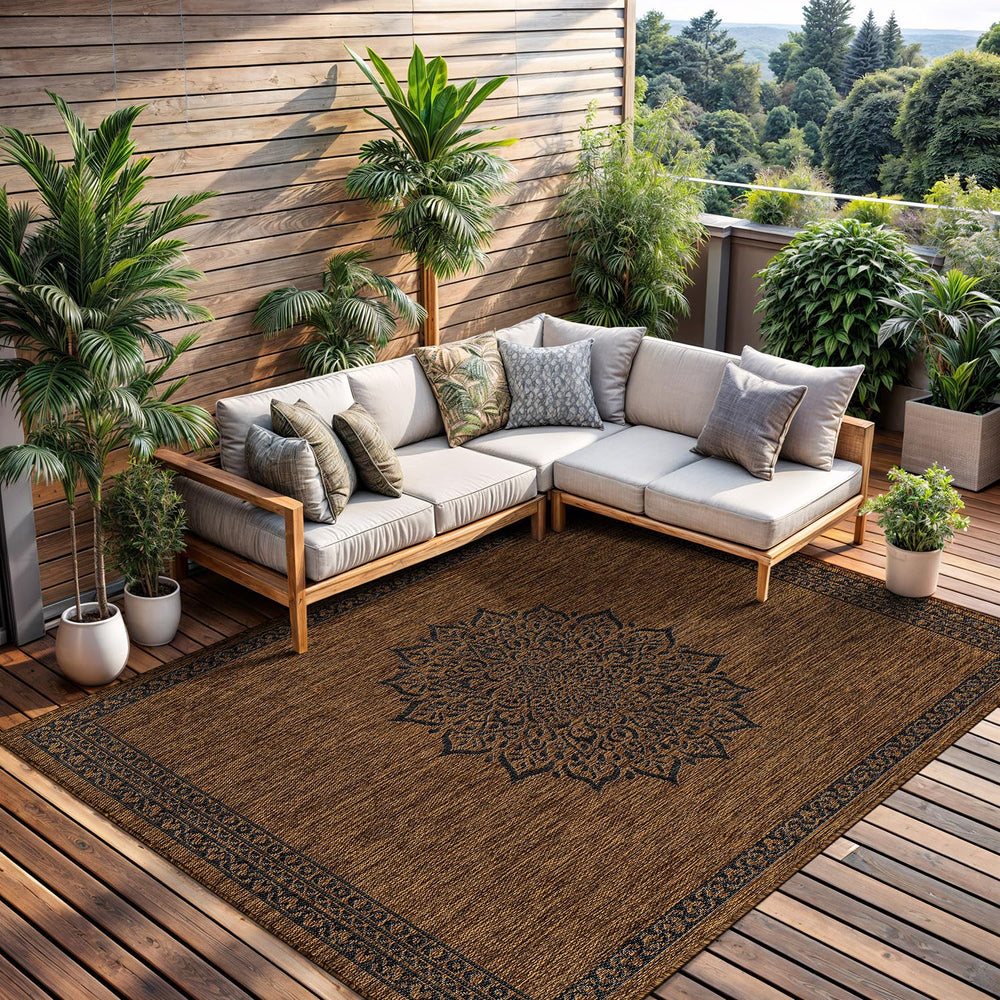 CAMILSON Outdoor Rug 6x9 Medallion Gold detail on edge