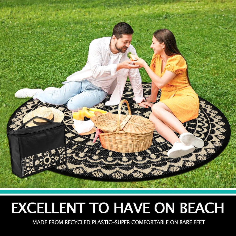 Capslpad rug at a picnic setting