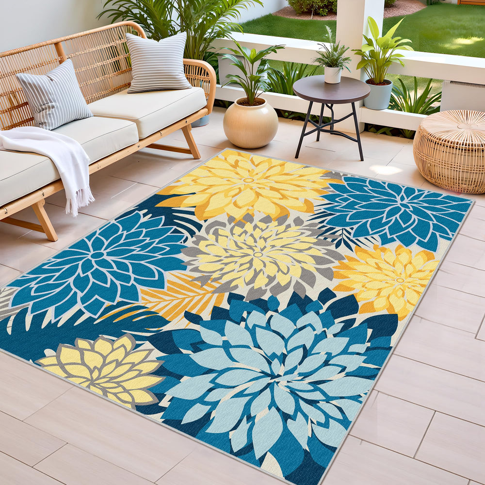Close-up of Arenarug Outdoor Rug floral pattern