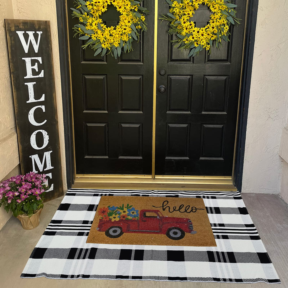 Close-up of CAINANEL Buffalo Plaid Outdoor Rug texture