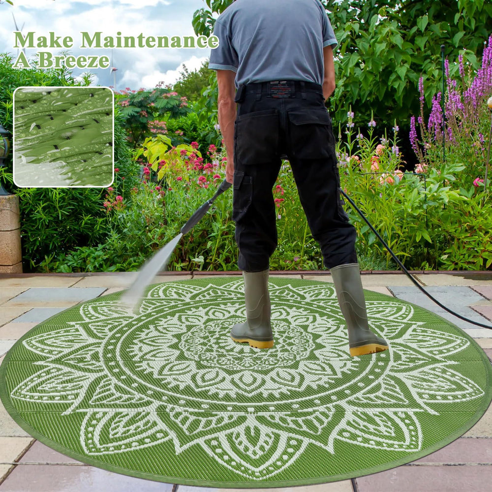 close-up of famibay round outdoor rug texture and material