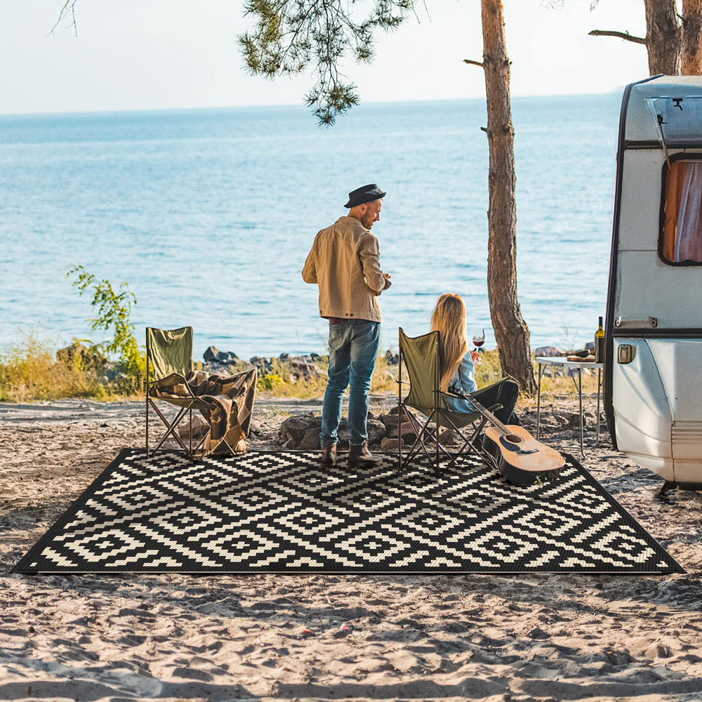 Close-up of GENIMO outdoor rug showing texture and stitching