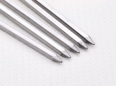 Close-up of HONSHEN square barbecue skewers showcasing sharp pointed end
