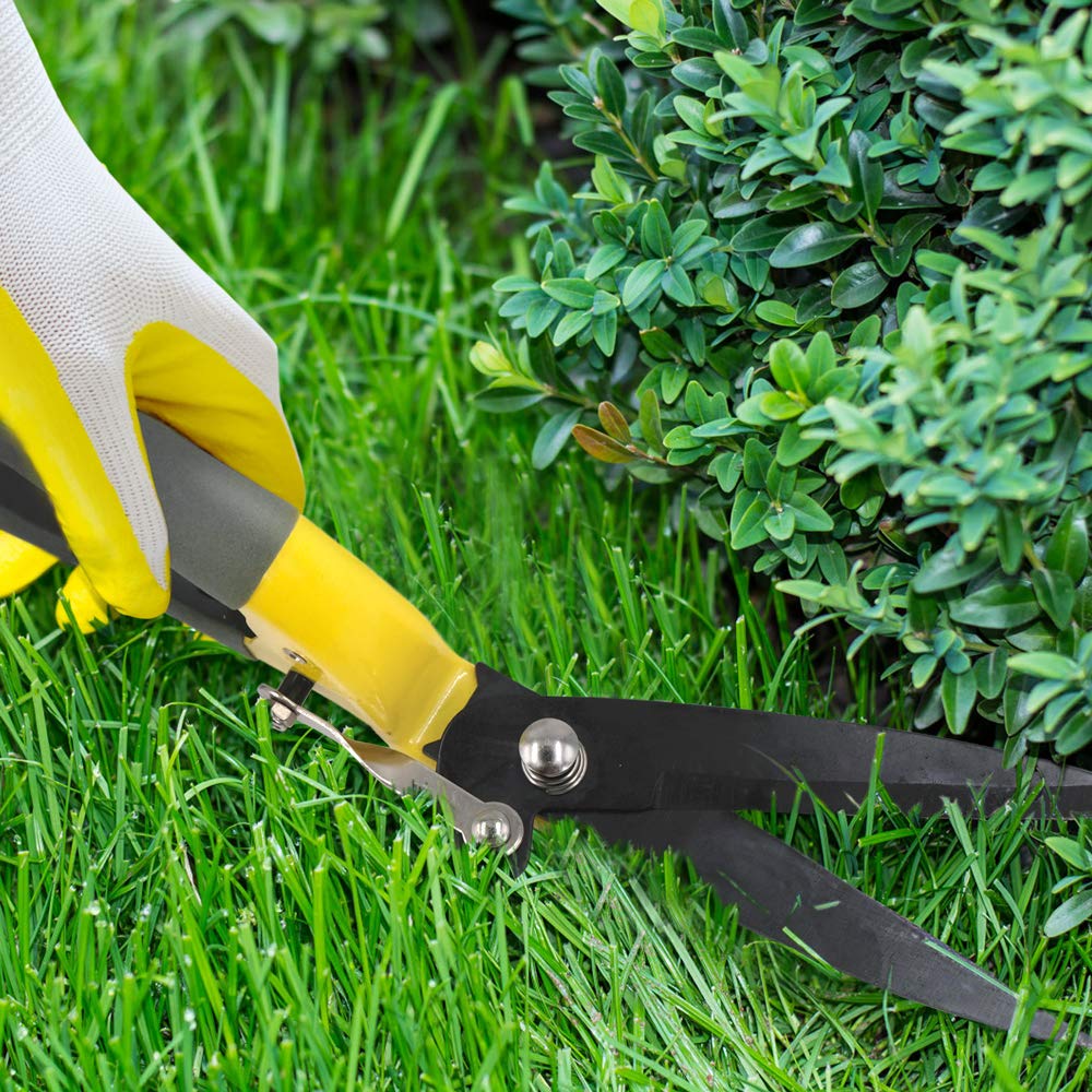Close-up of Jardineer Grass Shears blade detail