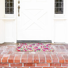 Close-up of Juvale welcome mat with Hello greeting