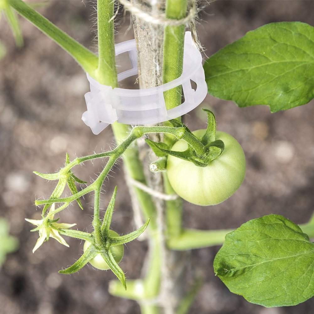 Close-up of KINGLAKE Plant Support Garden Clip locking mechanism