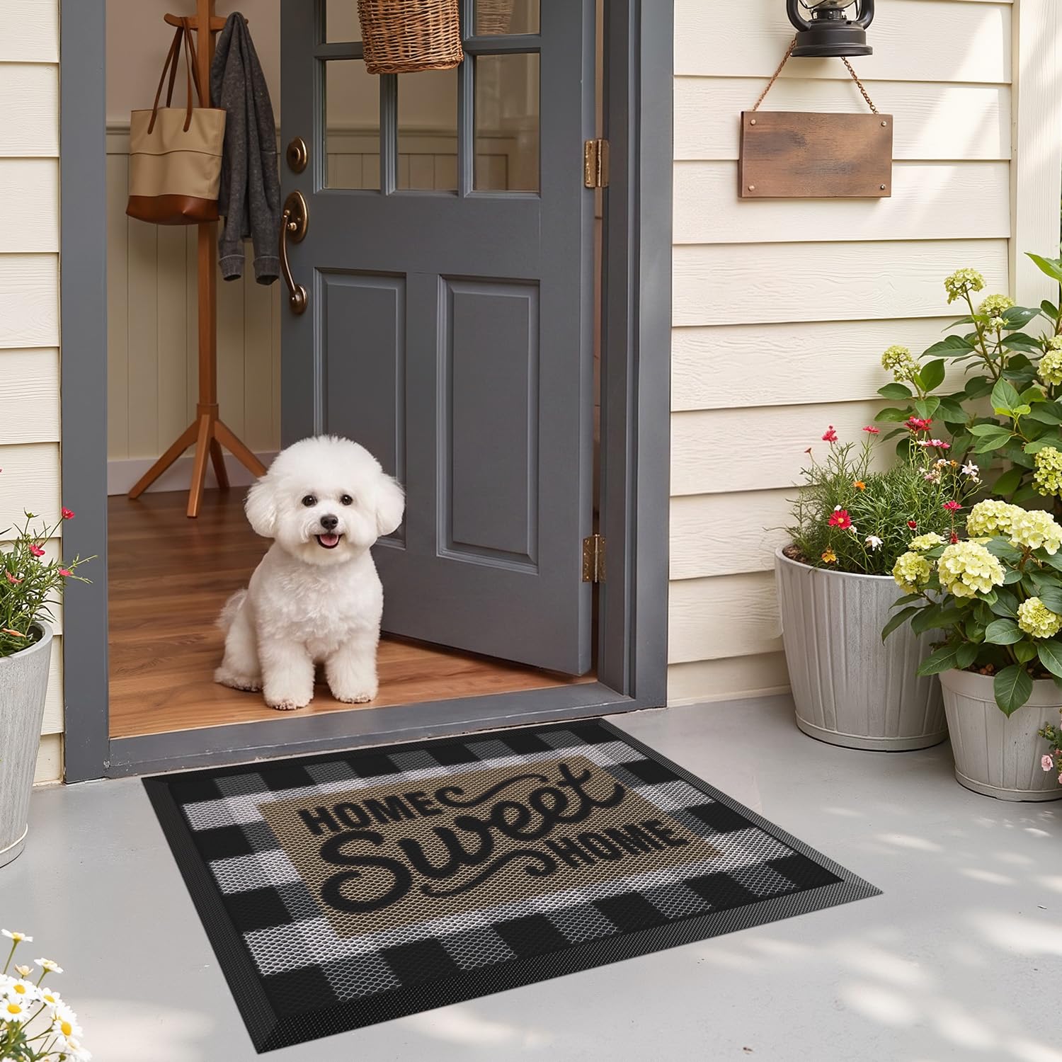 Close-up of LUMI Welcome Door Mat's dirt-trapping fibers