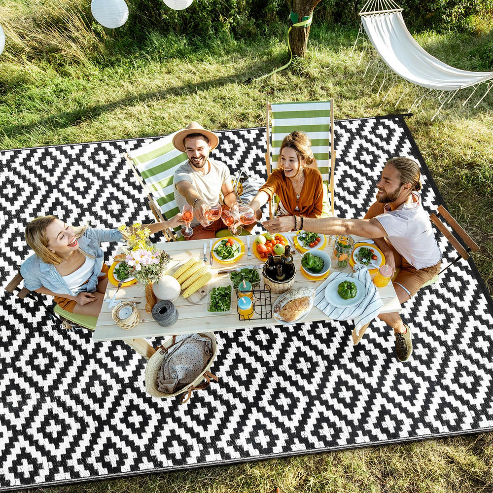 Close-up of material texture of Kalafun Outdoor Patio Rug
