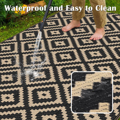 Close-up of Mattitude outdoor rug's woven texture