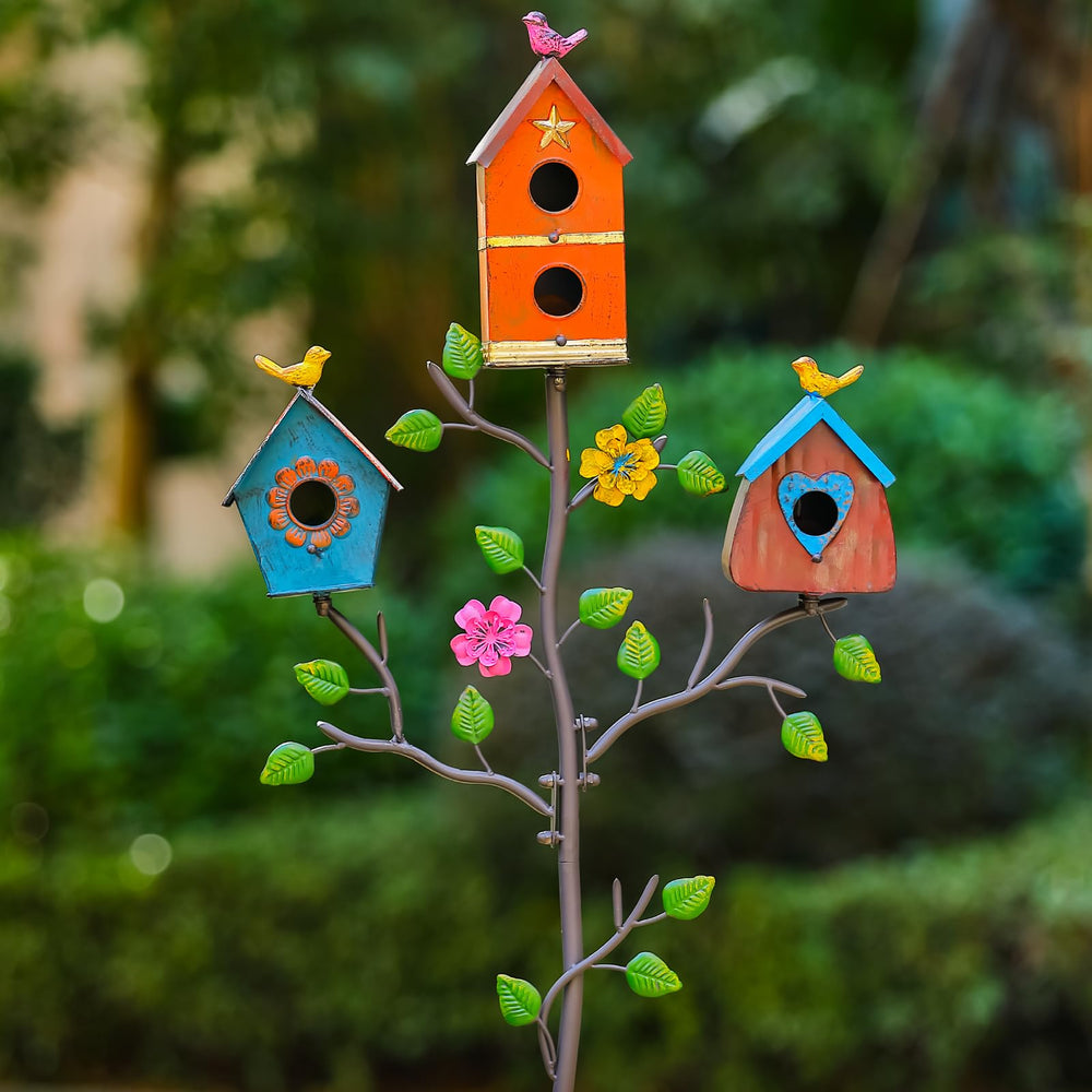 Close-up of MOCOME birdhouse heart-shaped opening
