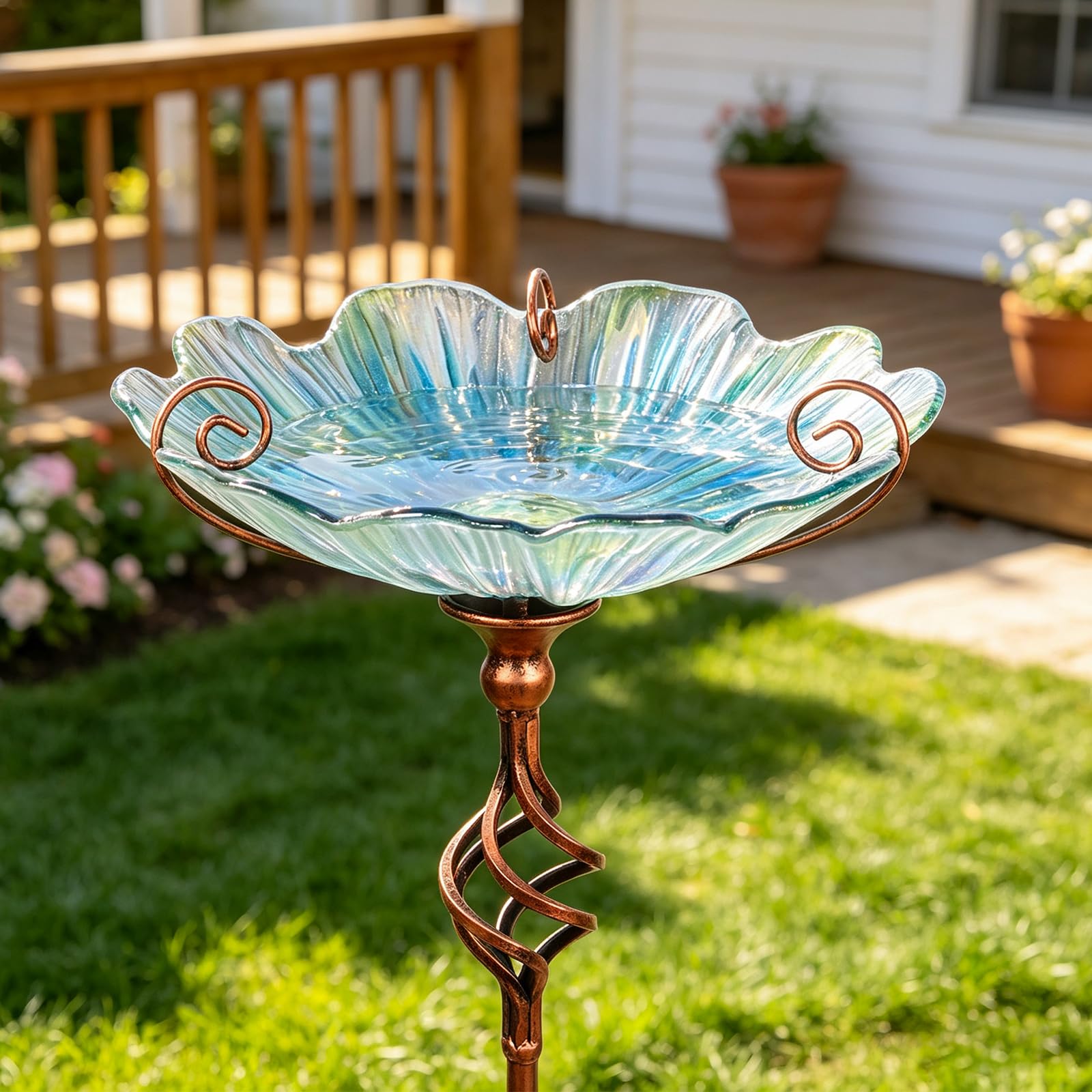 Close-up of MUMTOP Glass Birdbath decorative pattern