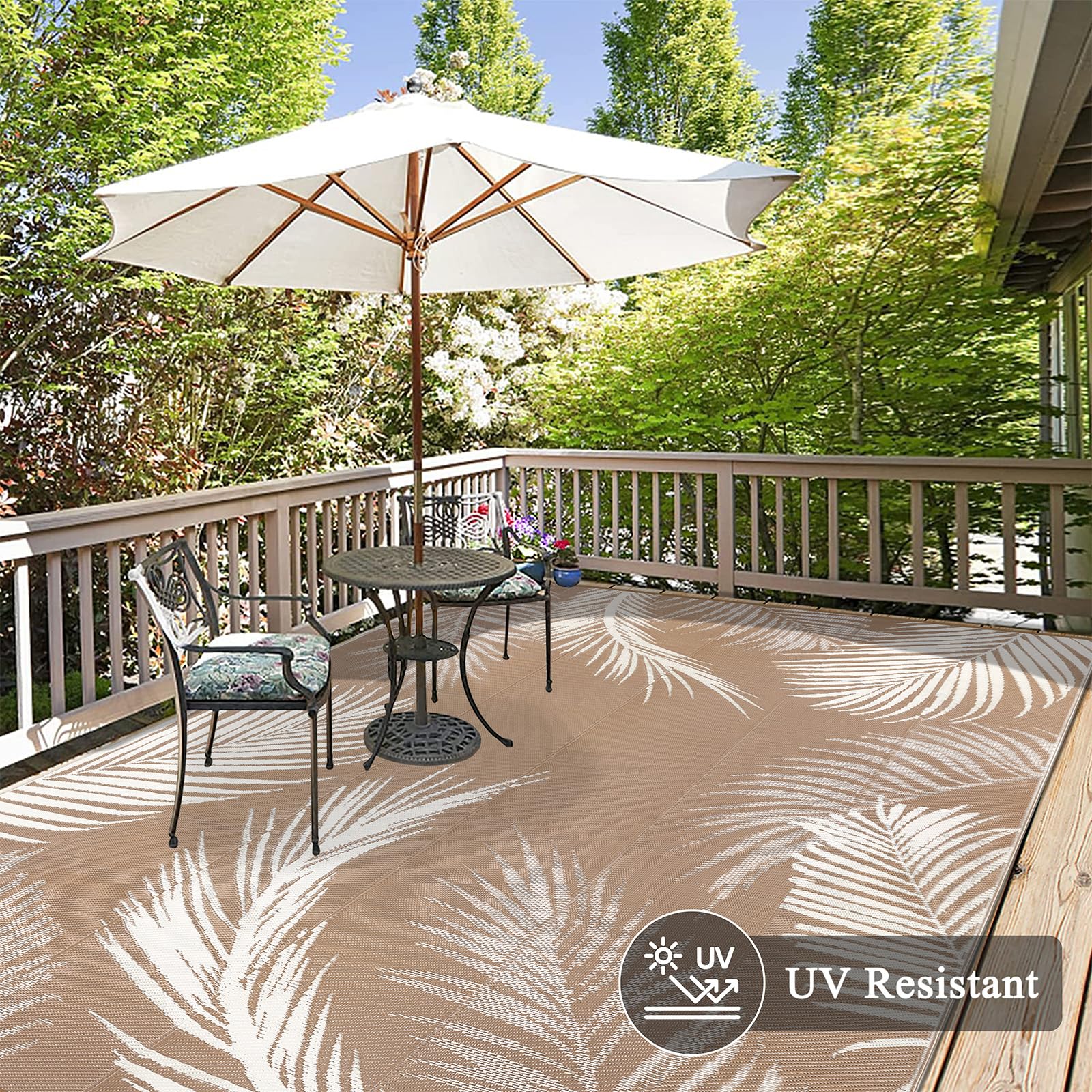 Close-up of Pauwer outdoor rug edge to show heat- finish