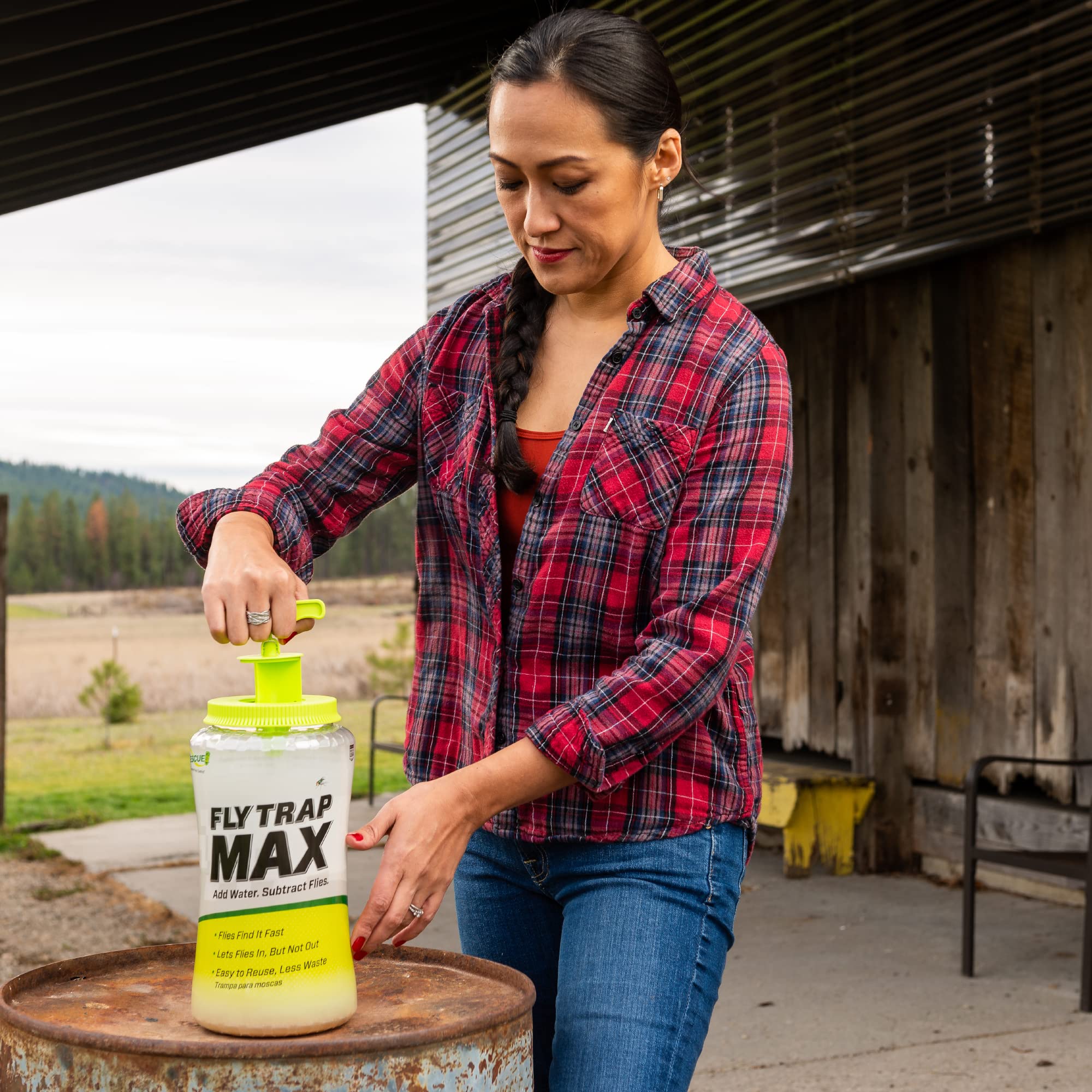 Close-up of RESCUE! Fly Trap Max attractant packaging