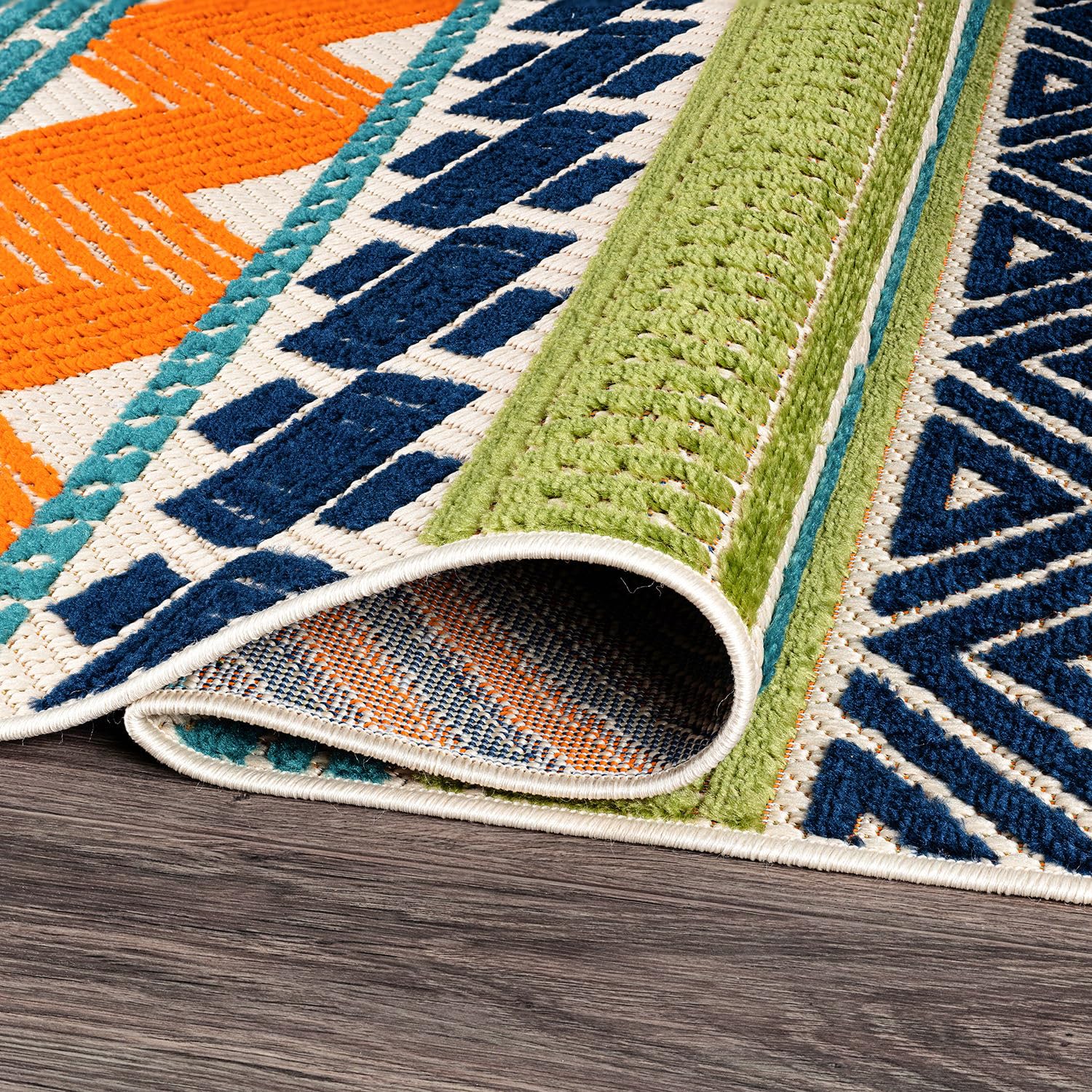 Close-up of Rugshop Indoor/Outdoor Rug's flatweave texture