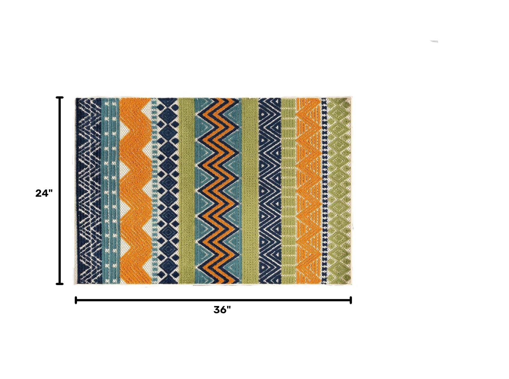 Close-up of Rugshop Marbella rug showing bohemian tribal pattern