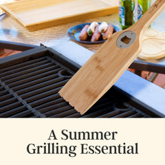 Close-up of the bamboo material of the BBQ Grill Scraper