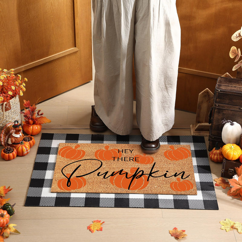 Close-up of the Duraaamo fall doormat featuring pumpkin design