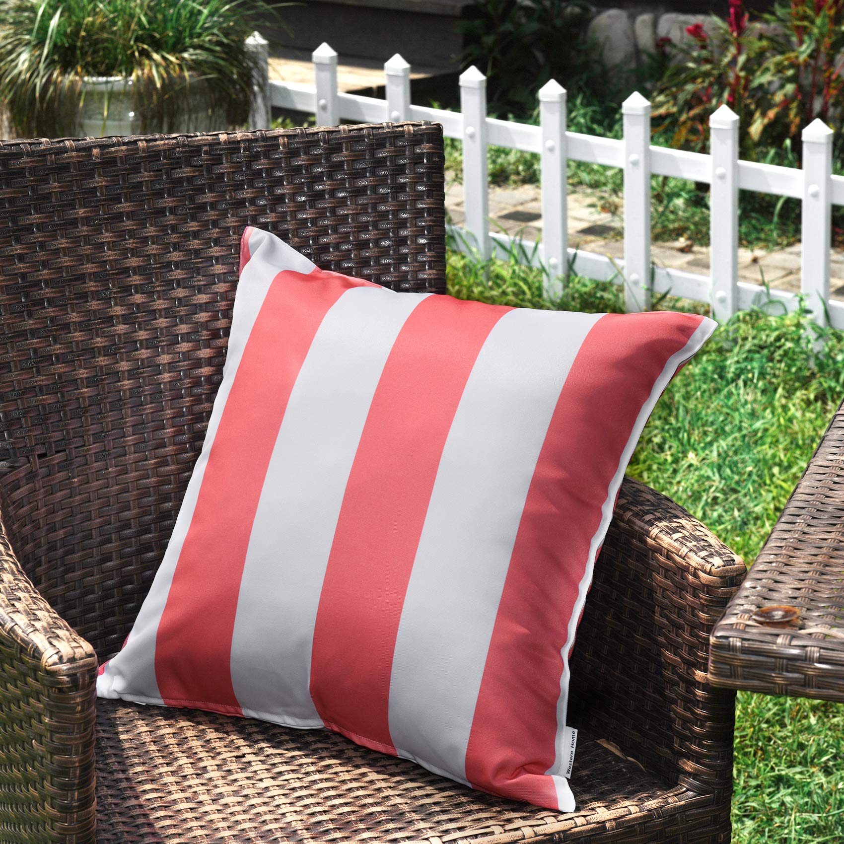 Close-up of the hidden zipper on WESTERN HOME WH pink pillow cover