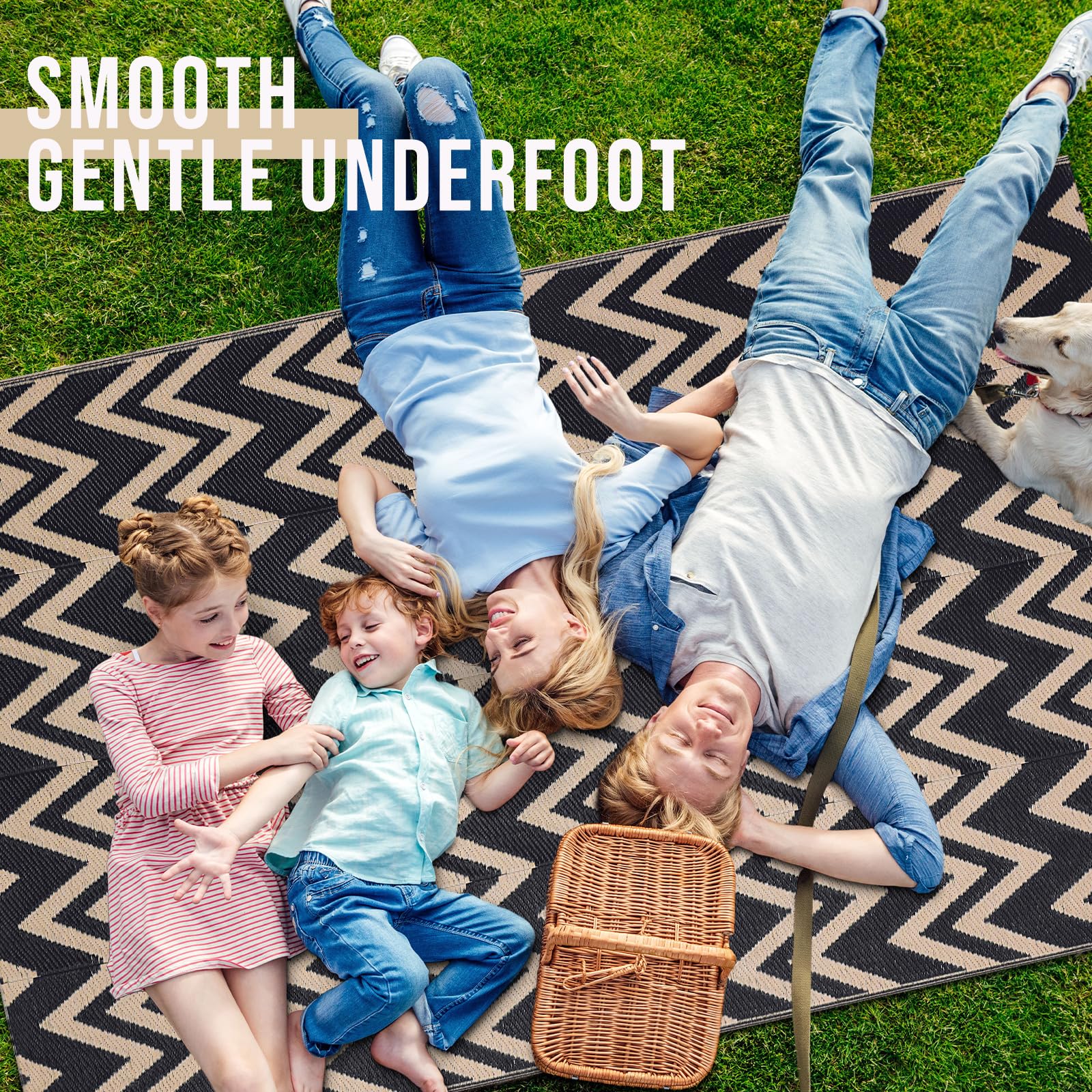 Close-up of the OLANLY outdoor rug texture and material