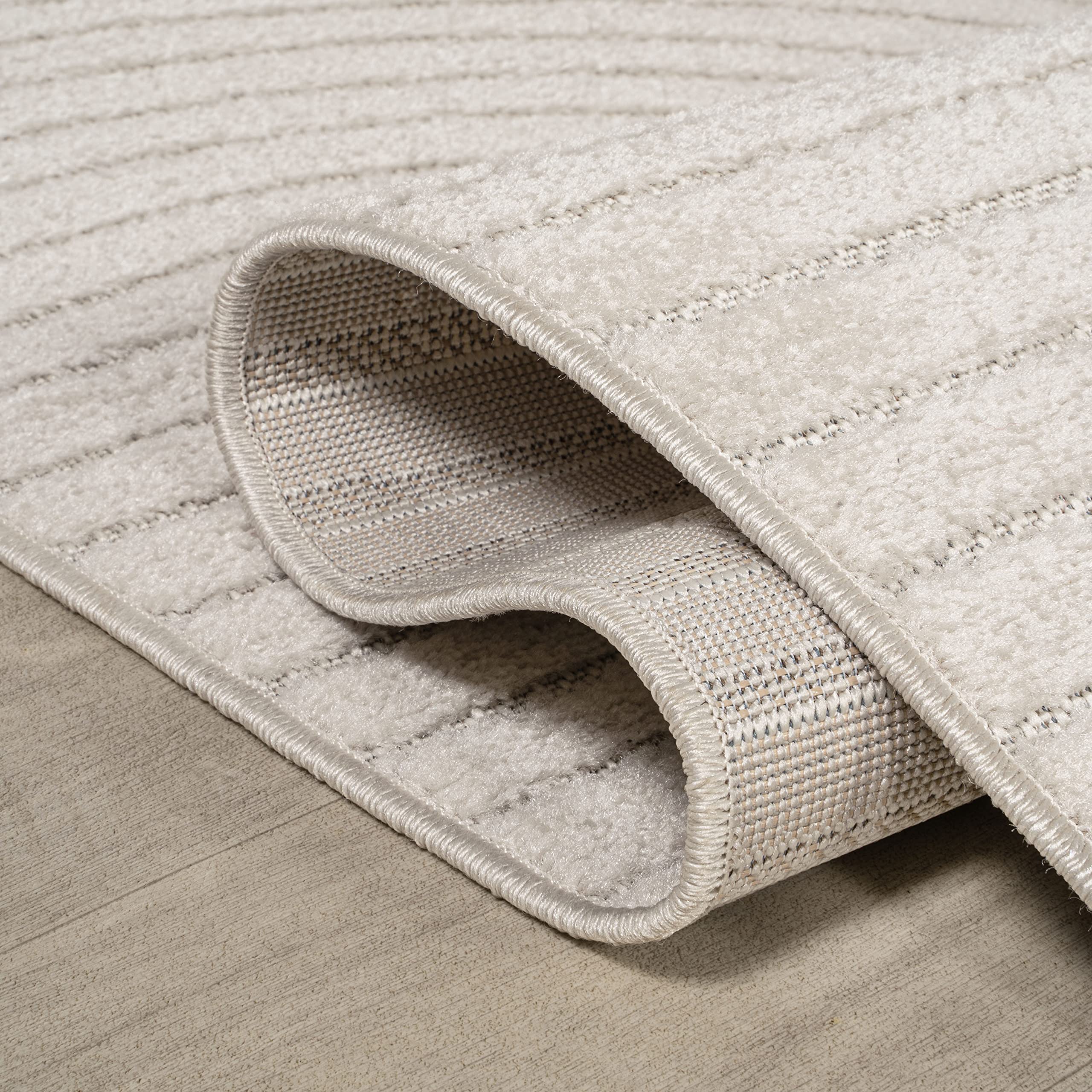 Close-up of the texture of JONATHAN Y Hallie runner rug