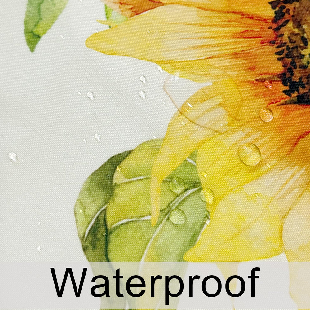 Close-up of the umbrella hole in the Virtumob Tablecloth