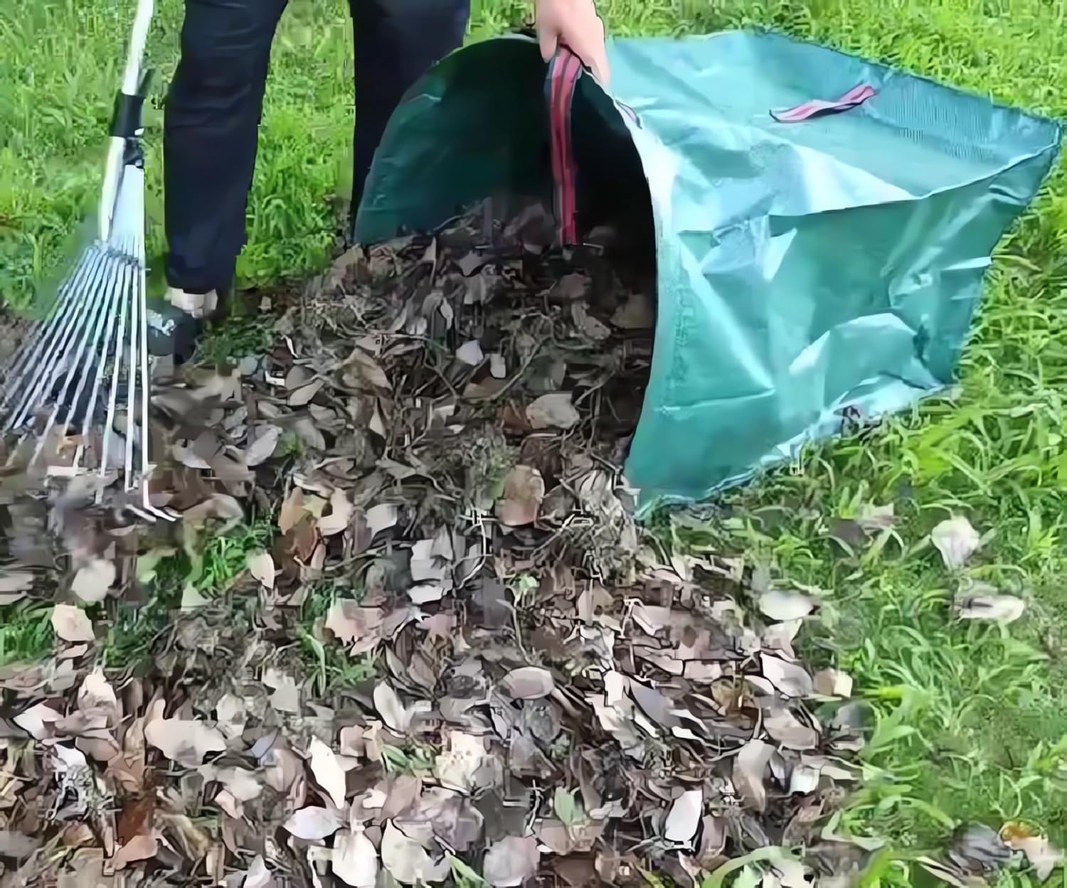 Collapsible design of RISETEX Yard Waste Bag for easy storage