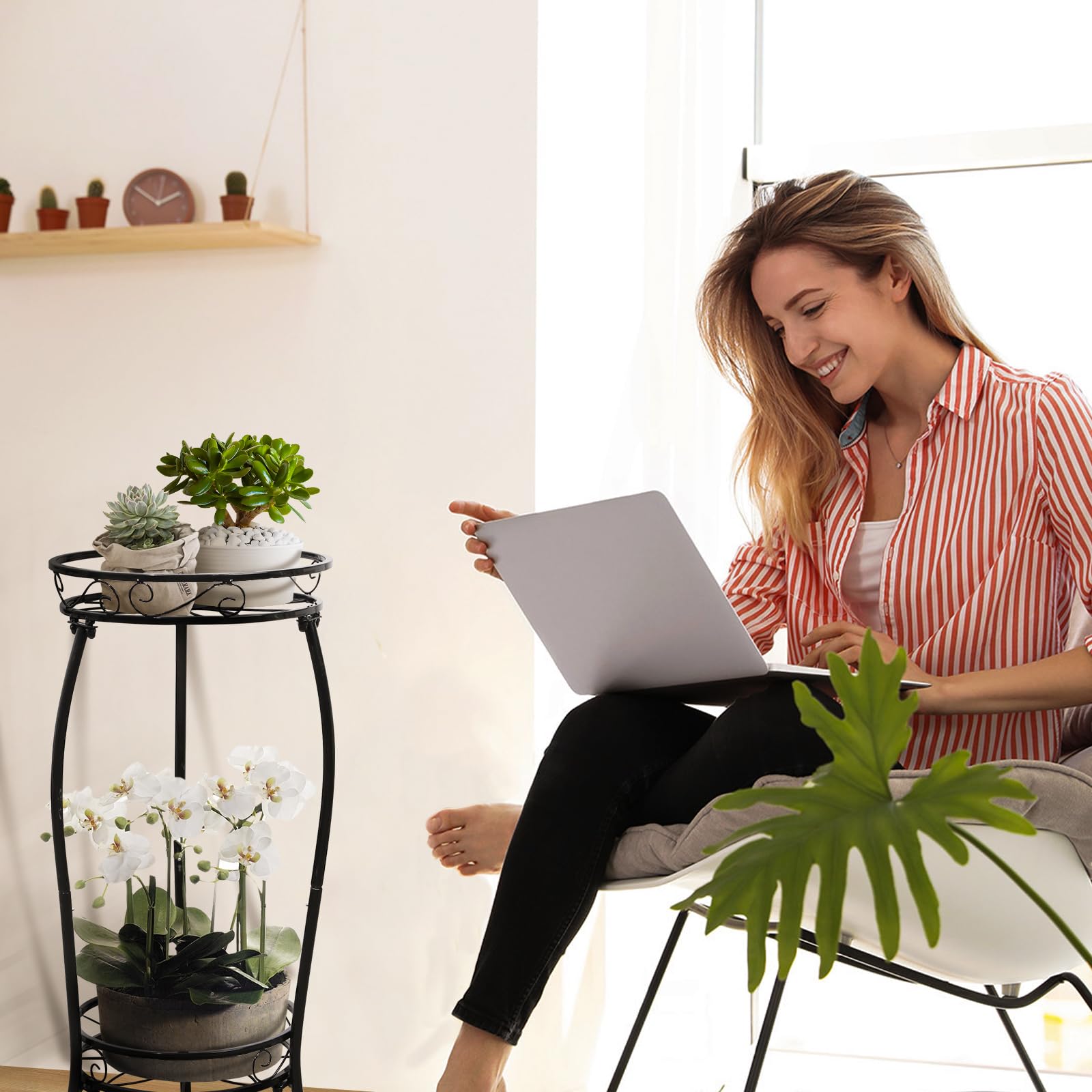 Cometofit metal plant stand with two tiers