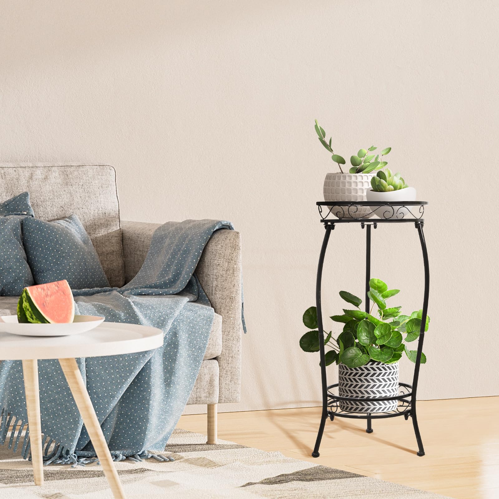 Cometofit plant stand in a garden setting