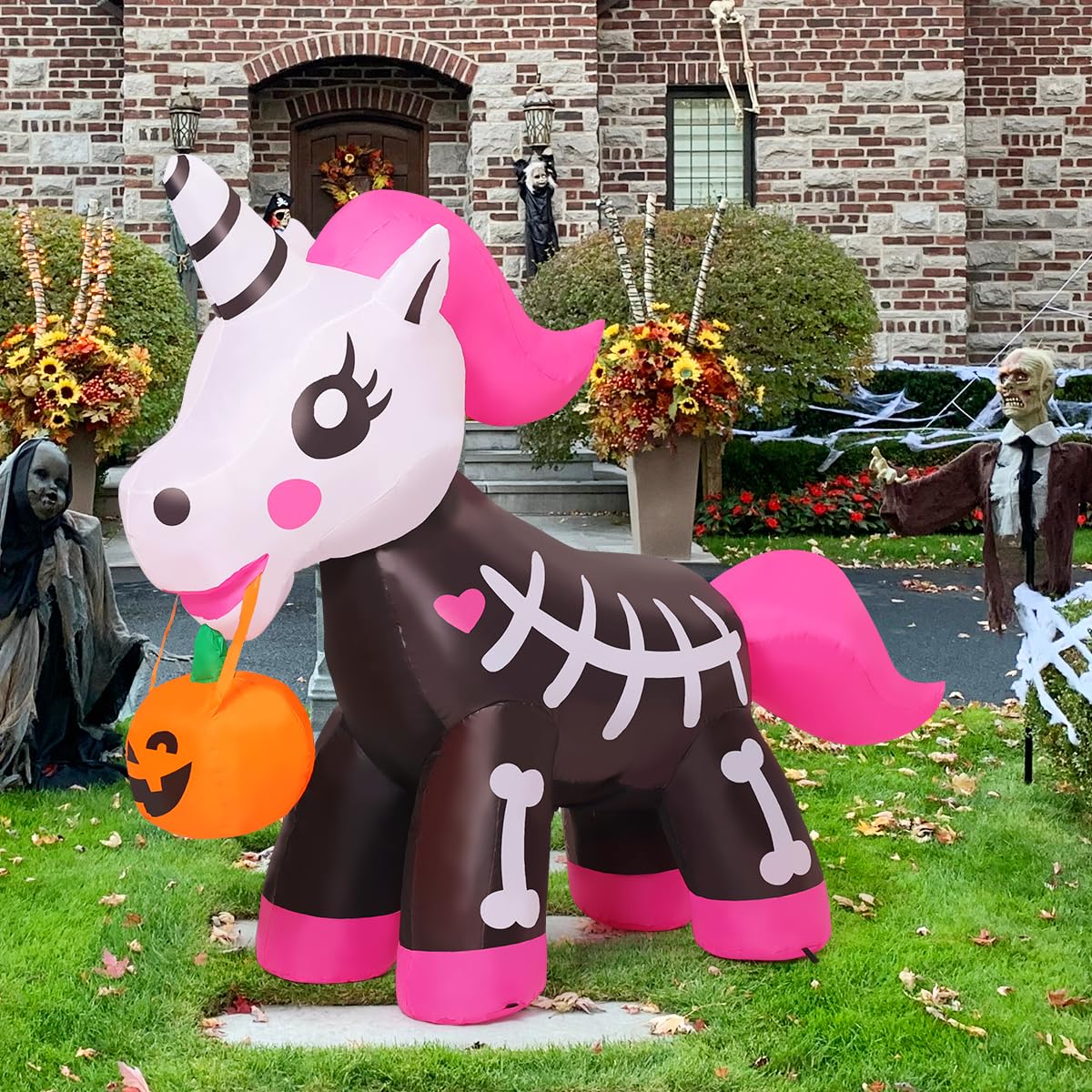 COMIN inflatable unicorn in front yard decor