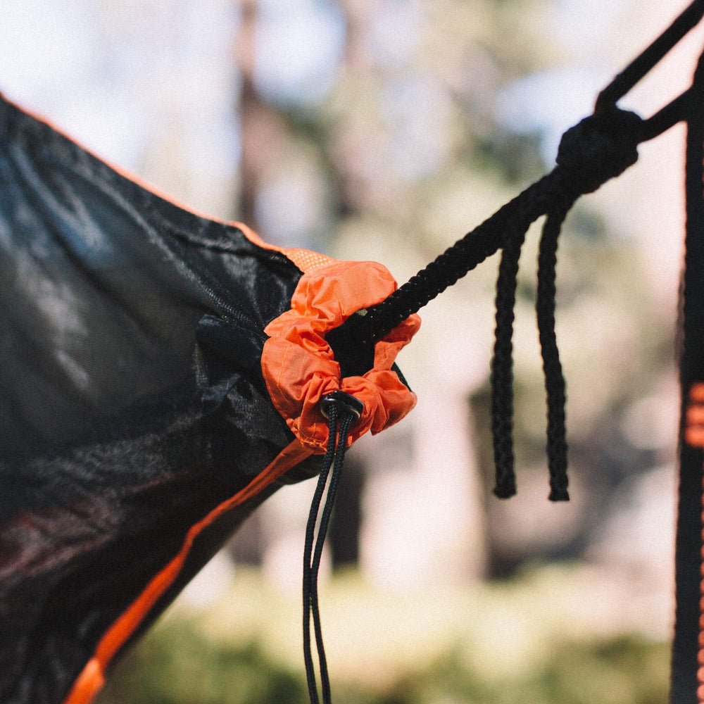 Compact carry bag for the hammock bug net