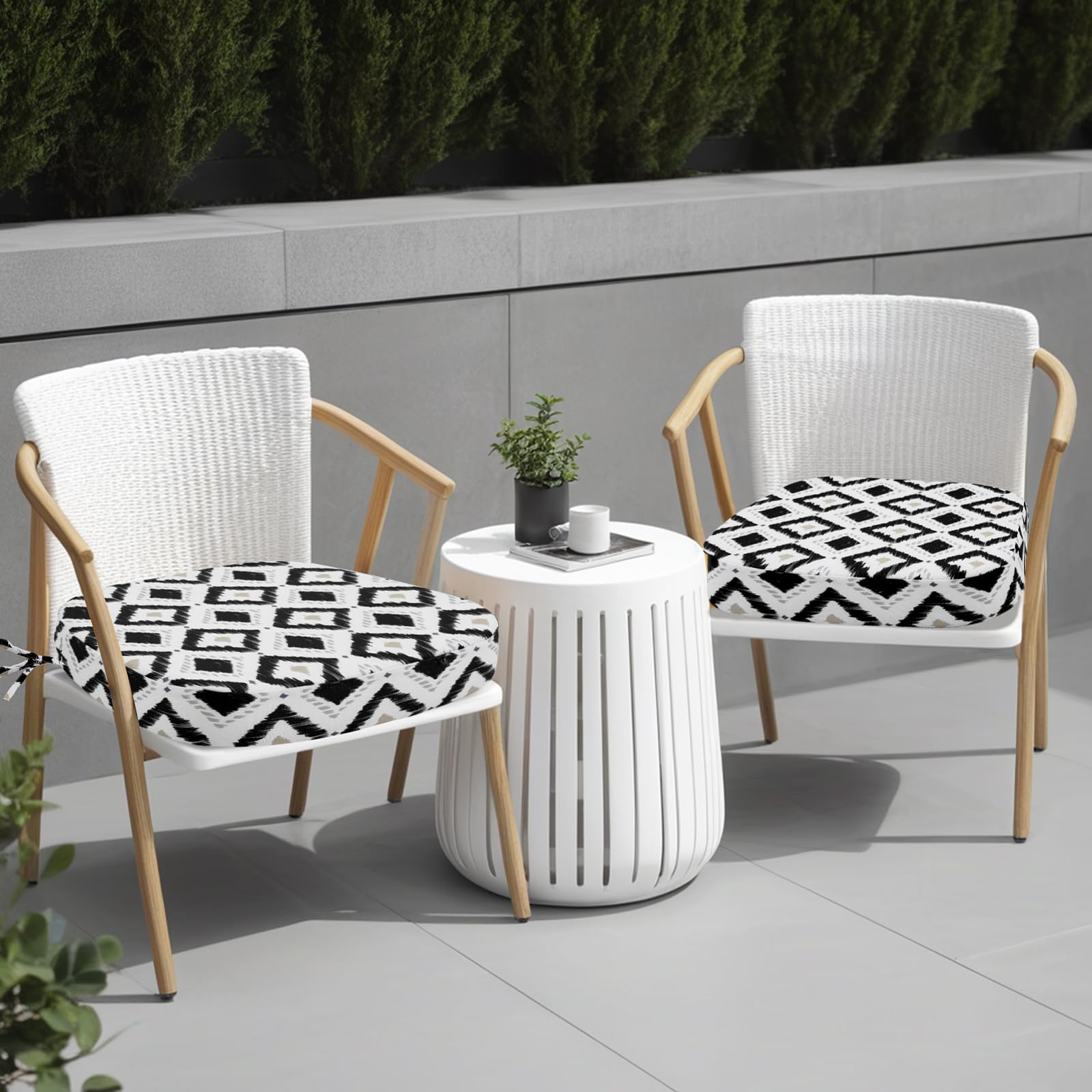 Cushions packed in vacuum roll bags by idee-home
