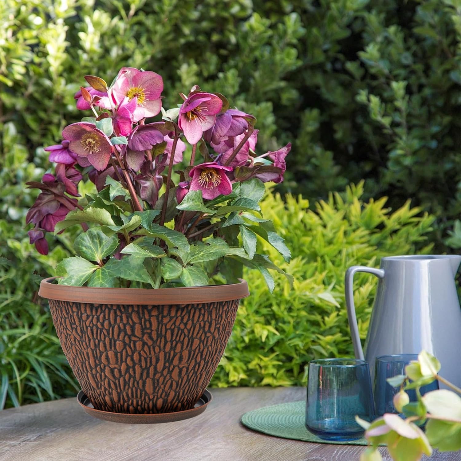 Decorative textured design of Nooulap planters