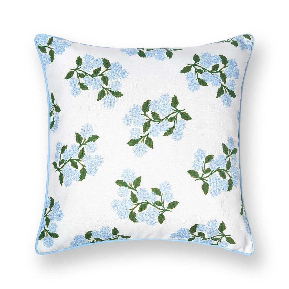 Detailed view of piping on Hofdeco throw pillow cover