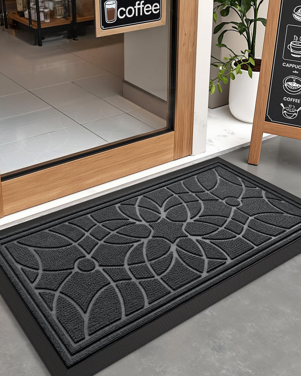 DEXI door mat showing floral-patterned groove texture