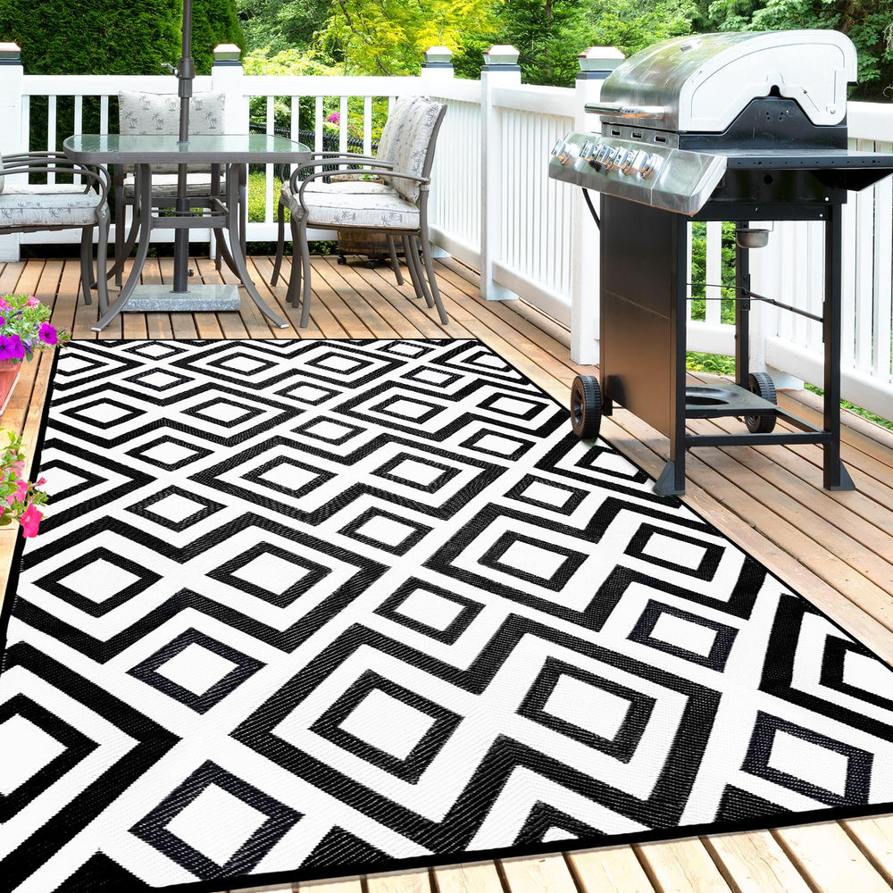 DiiKoo Outdoor Rug showing reversible design