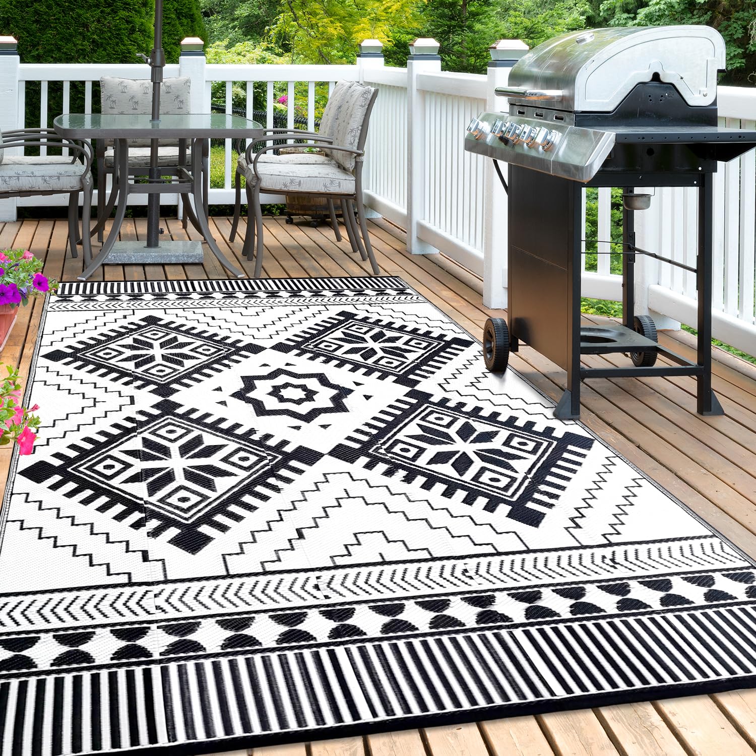 DiiKoo Waterproof Outdoor Rug 8x10ft close-up showing texture and pattern