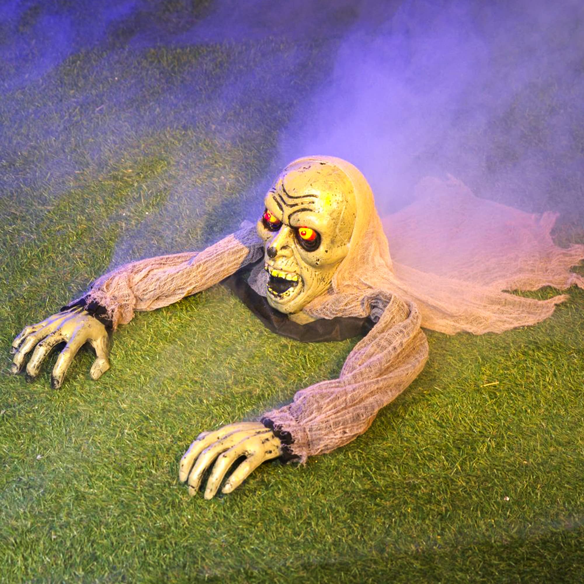 Display of JOYIN Zombie Halloween Decoration at night