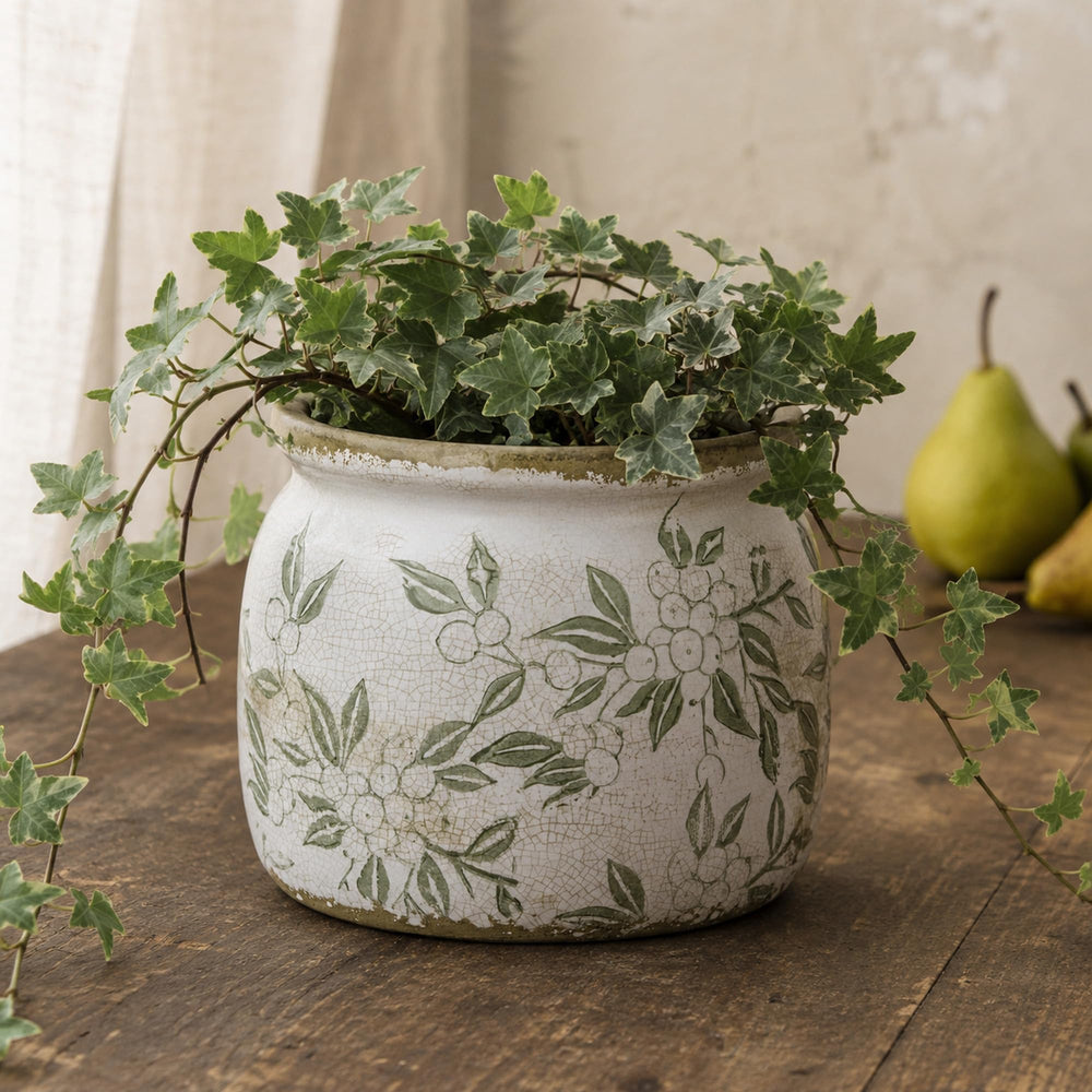 Dosayes Flower Pot showing vintage floral design