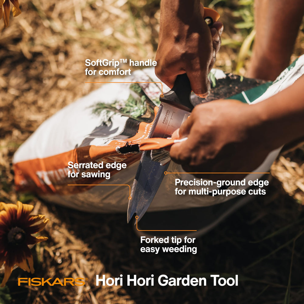 Dual-edged blade of Fiskars Hori Hori Knife close-up