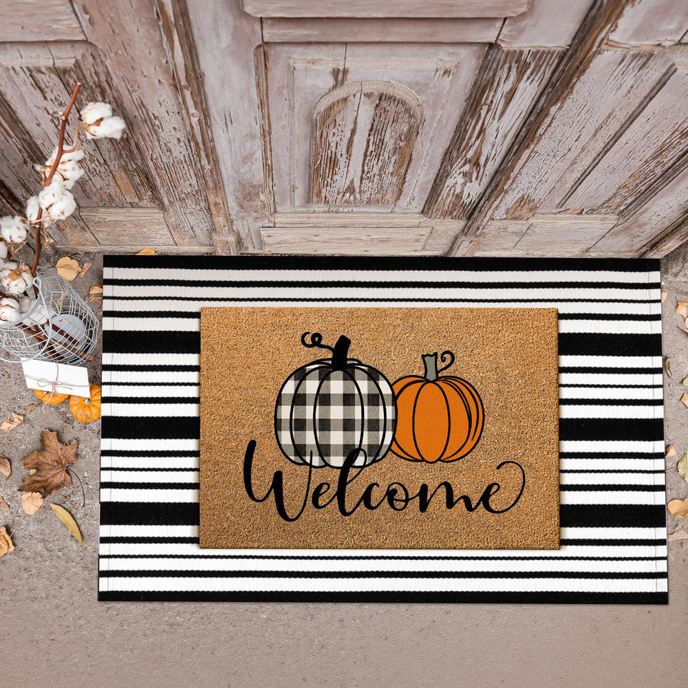 Duraaamo Fall Doormat Set in garden setting