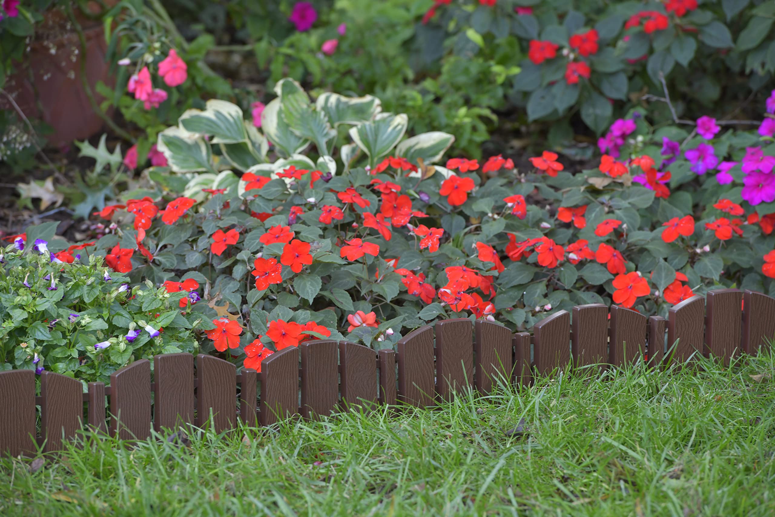 Durable EasyFlex landscape edging next to flowers