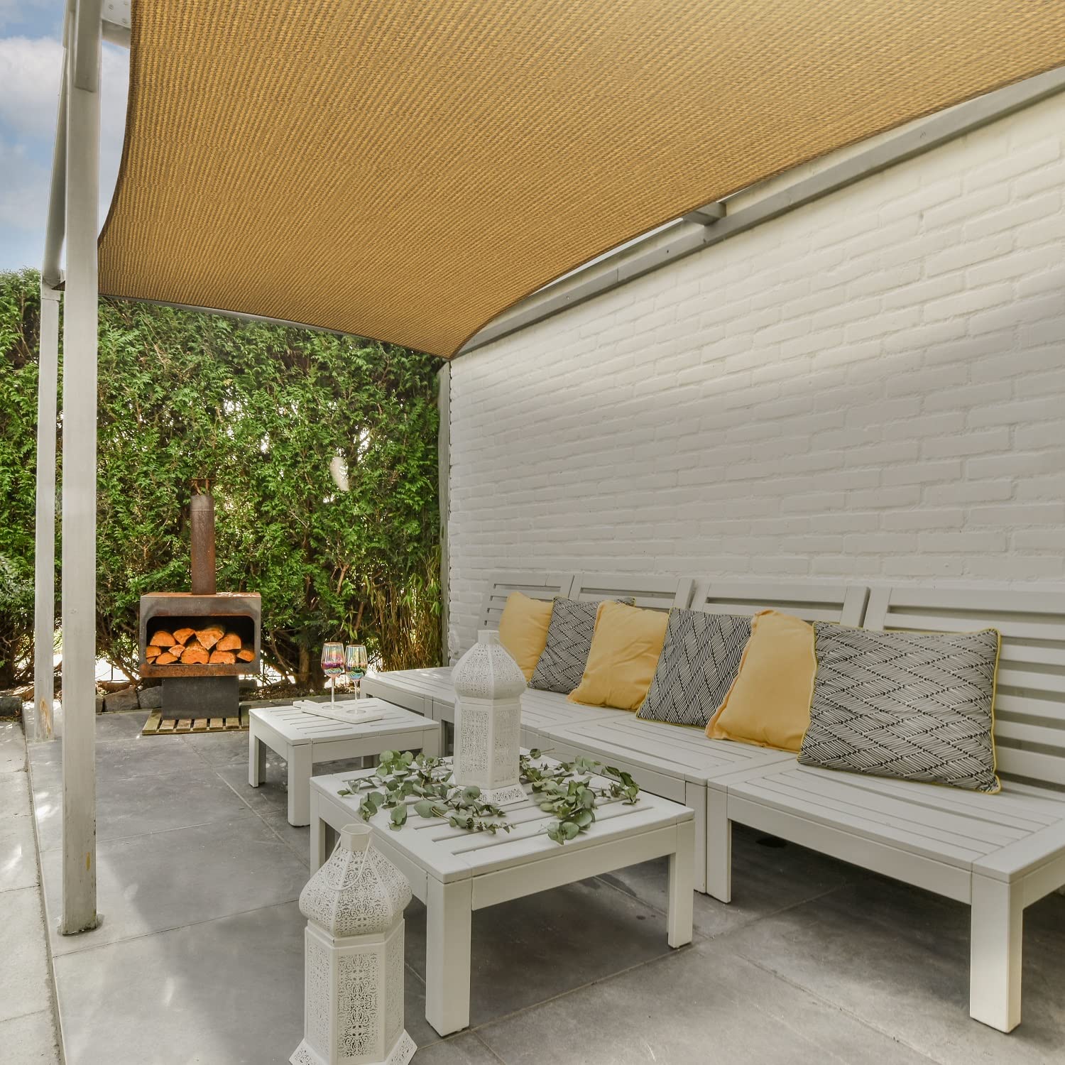 Durable stitching detail of AsterOutdoor shade sail
