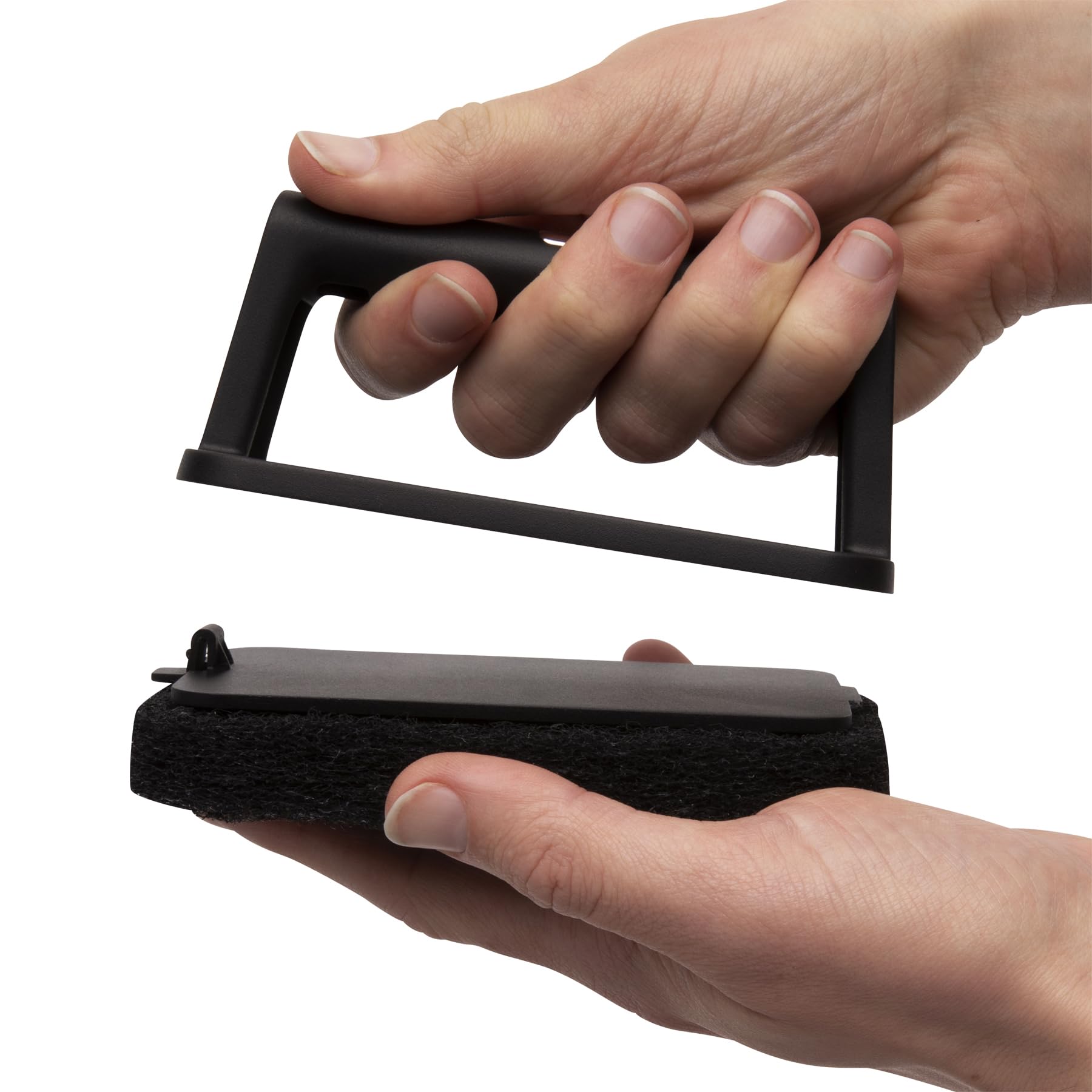 Easy grip handles of the Weber Griddle Cleaning Kit