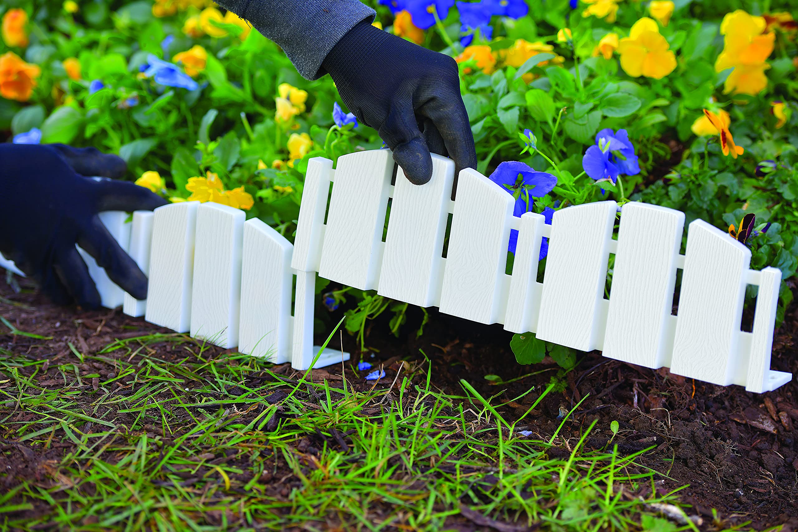 EasyFlex No-Dig Landscape Edging installed around a flower bed