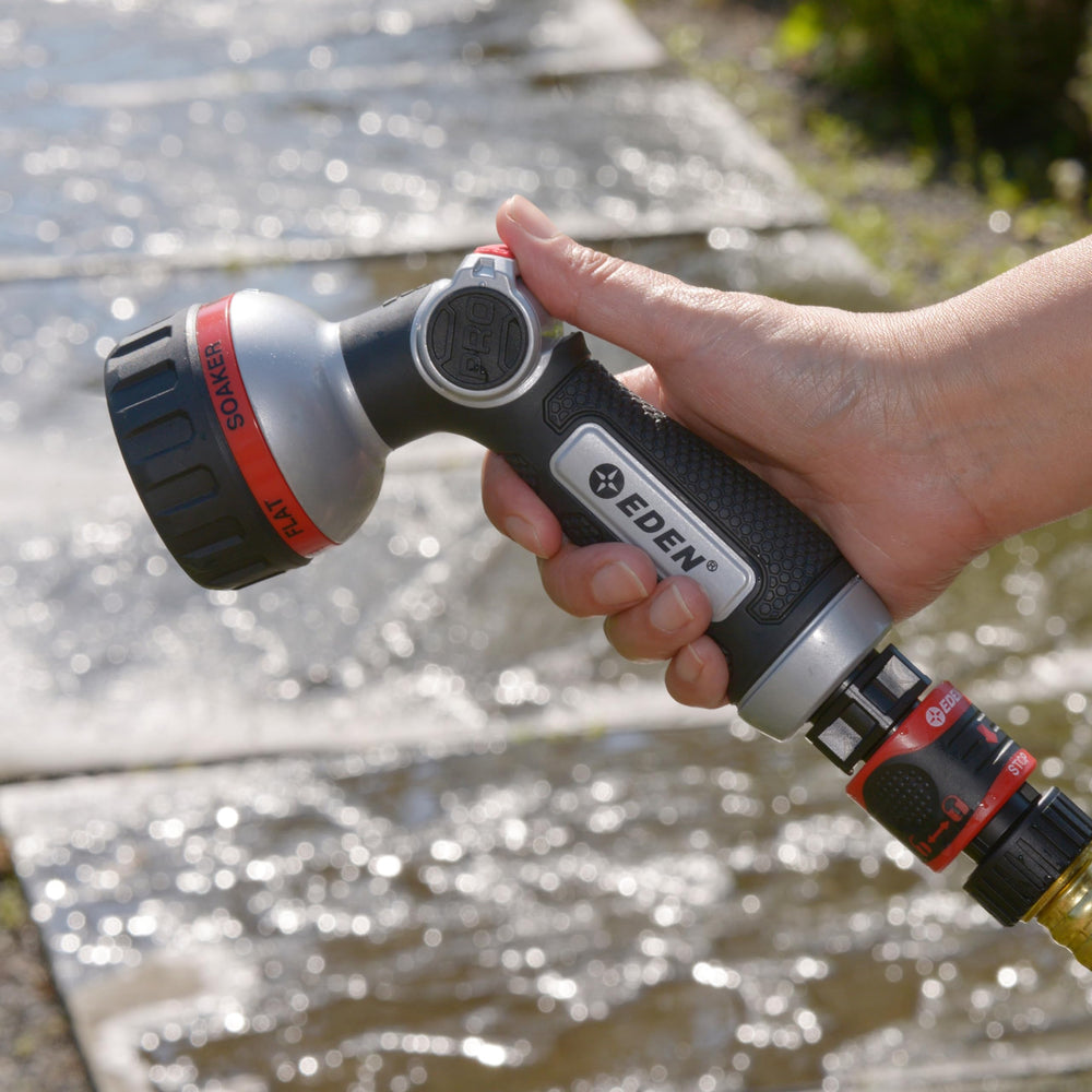 Eden Hose Nozzle demonstrating the Shower spray pattern