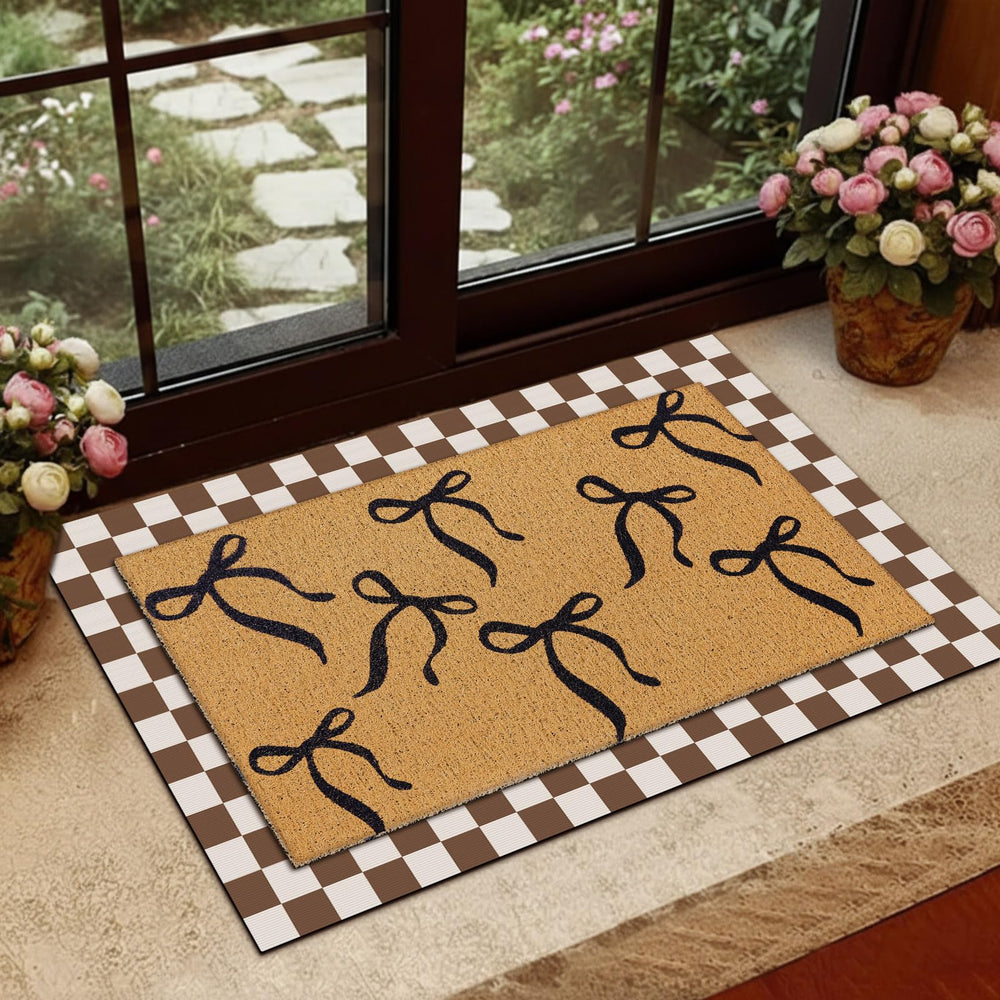 Elegant design of Tinideya doormat set with white brown color