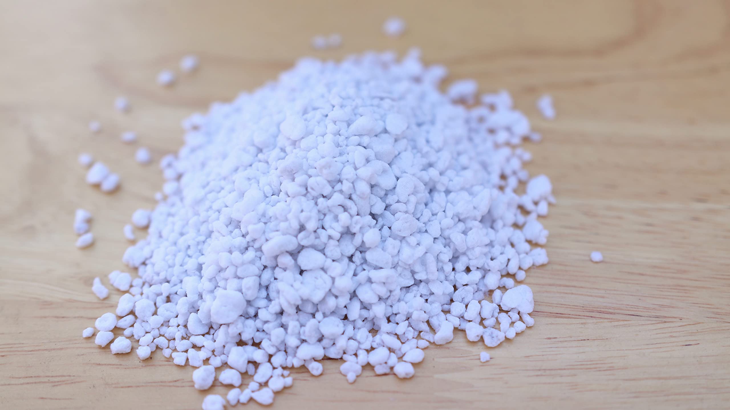 Espoma Organic Perlite showing texture and size